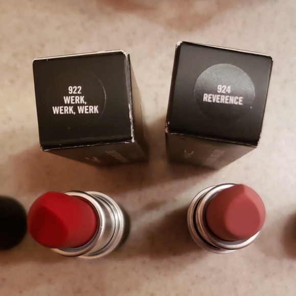 MAC powder kiss 2 lipsticks - Picture 2 of 2